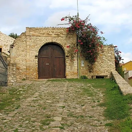 Sa Domu De Sa Contissa Bed & Breakfast Selegas