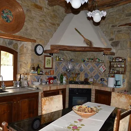 Bed & Breakfast Sa Domu De Sa Contissa Selegas